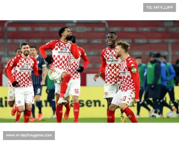 拜仁下半场三球逆袭成功，巧妙破解对手密集防守